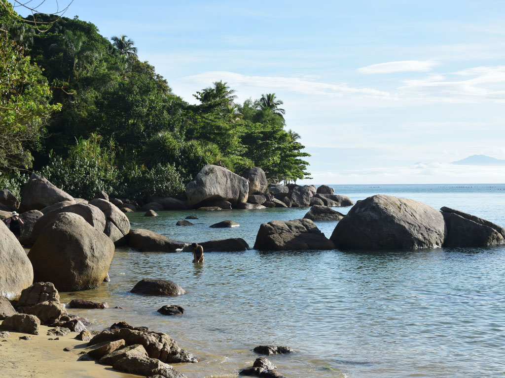 Enseada la mejor playa de Ubatuba para nadar