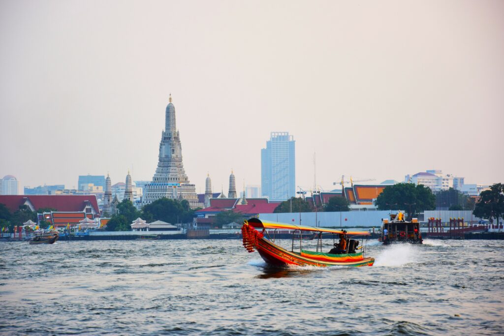 Moverte por Bangkok con el Chao Phraya Express